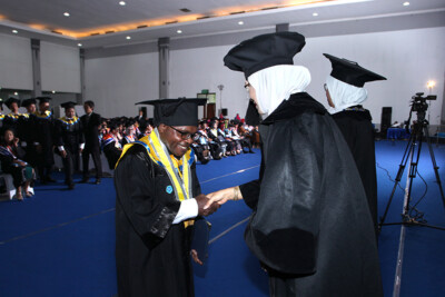 Alumni Demi Nawipa