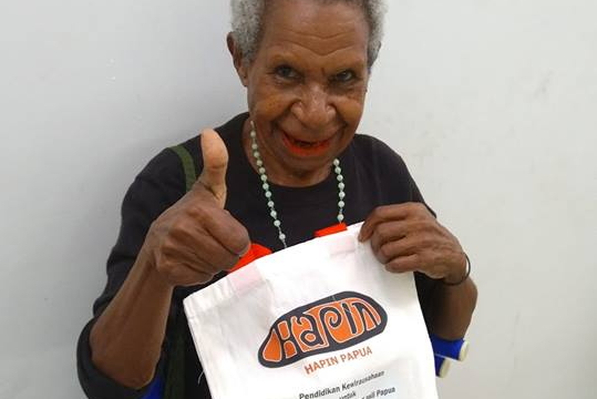 Ribka Walilo participant and pinang seller Papua